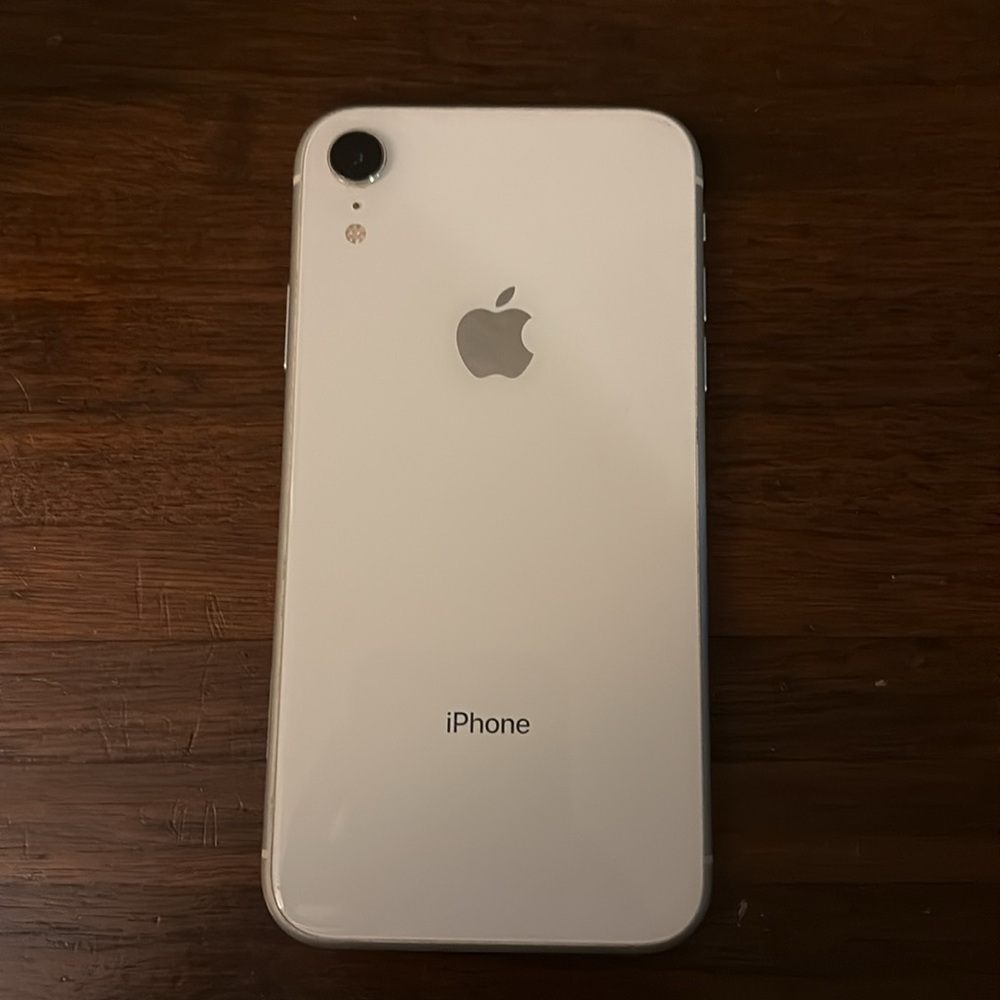 🛑‼️SOLD🛑‼️ Used White IPhone XR 64GB + - Picture 6 of 6